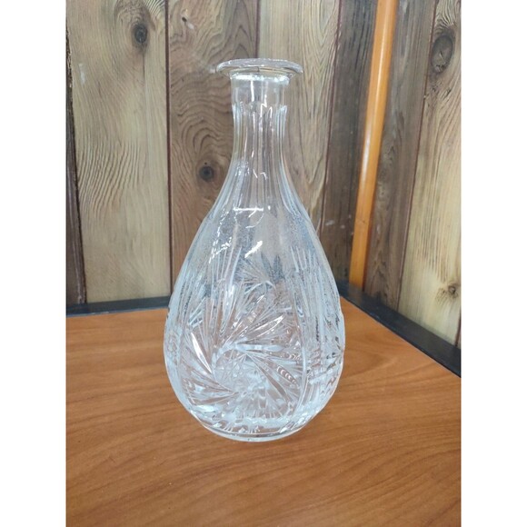Vintage Genie Bottle Clear Glass Crystal Diamond Cut Liquor Barware Decanter - Picture 1 of 8